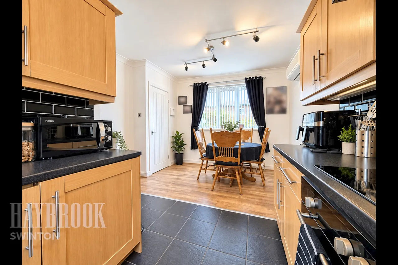 Deightonby Street, Thurnscoe, photo 6