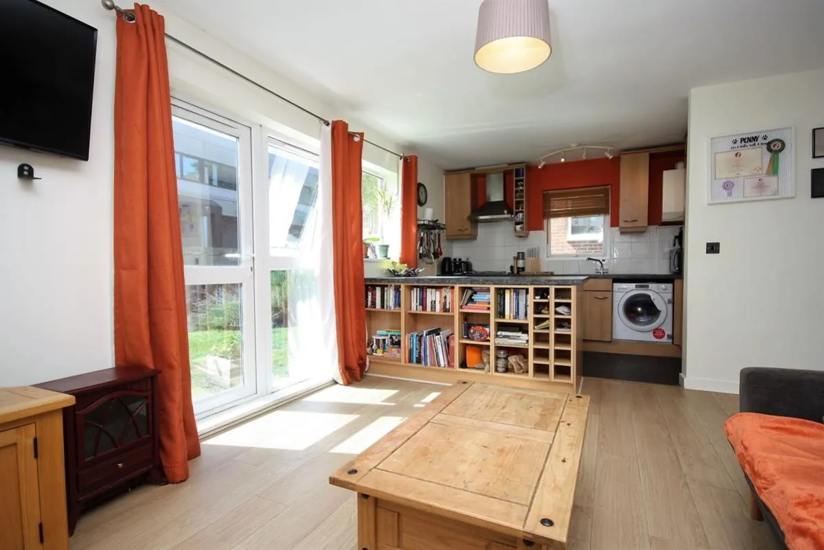 Park View Road, Leatherhead, KT22, photo 4