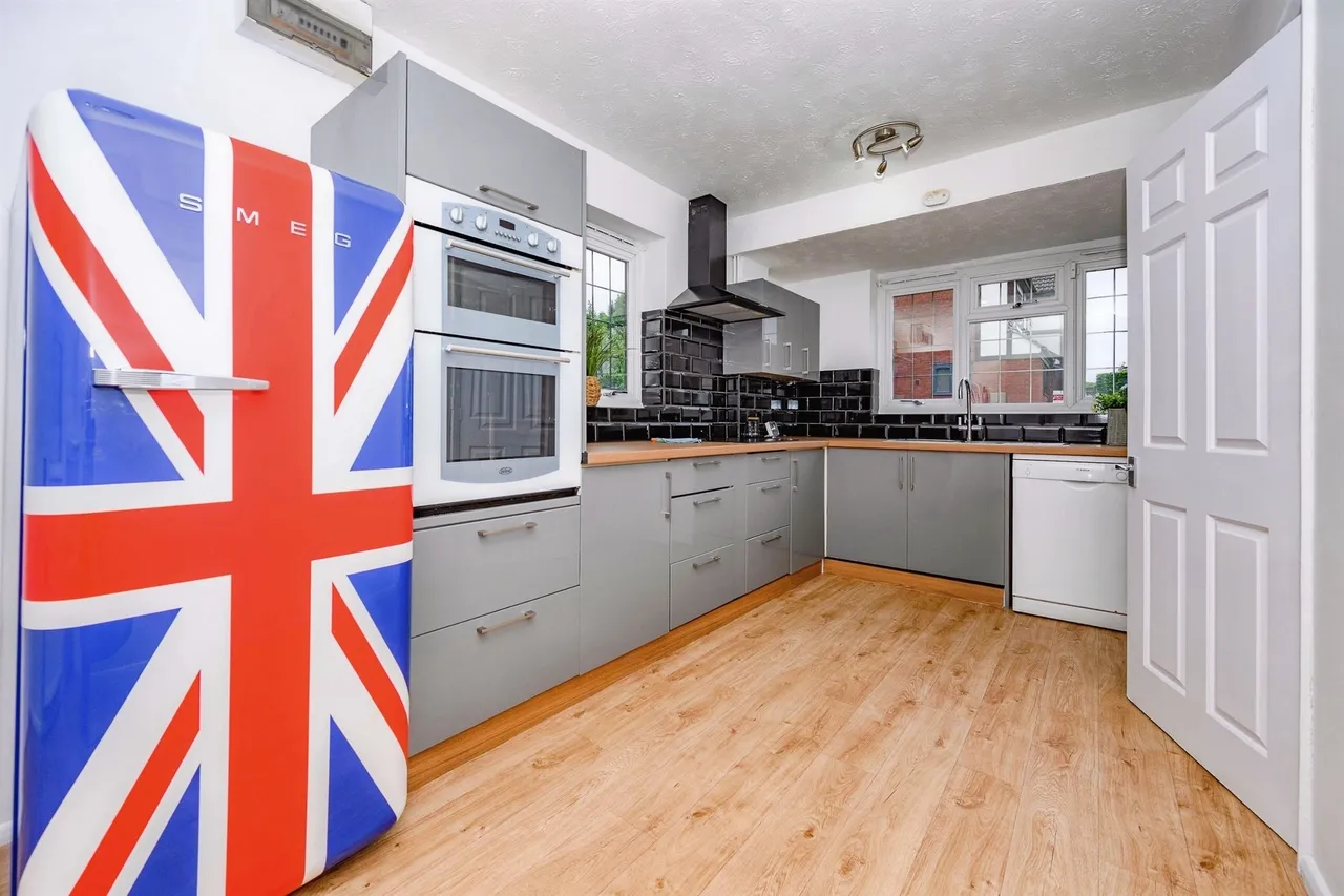 Tudor Manor Gardens, Watford, WD25, photo 12