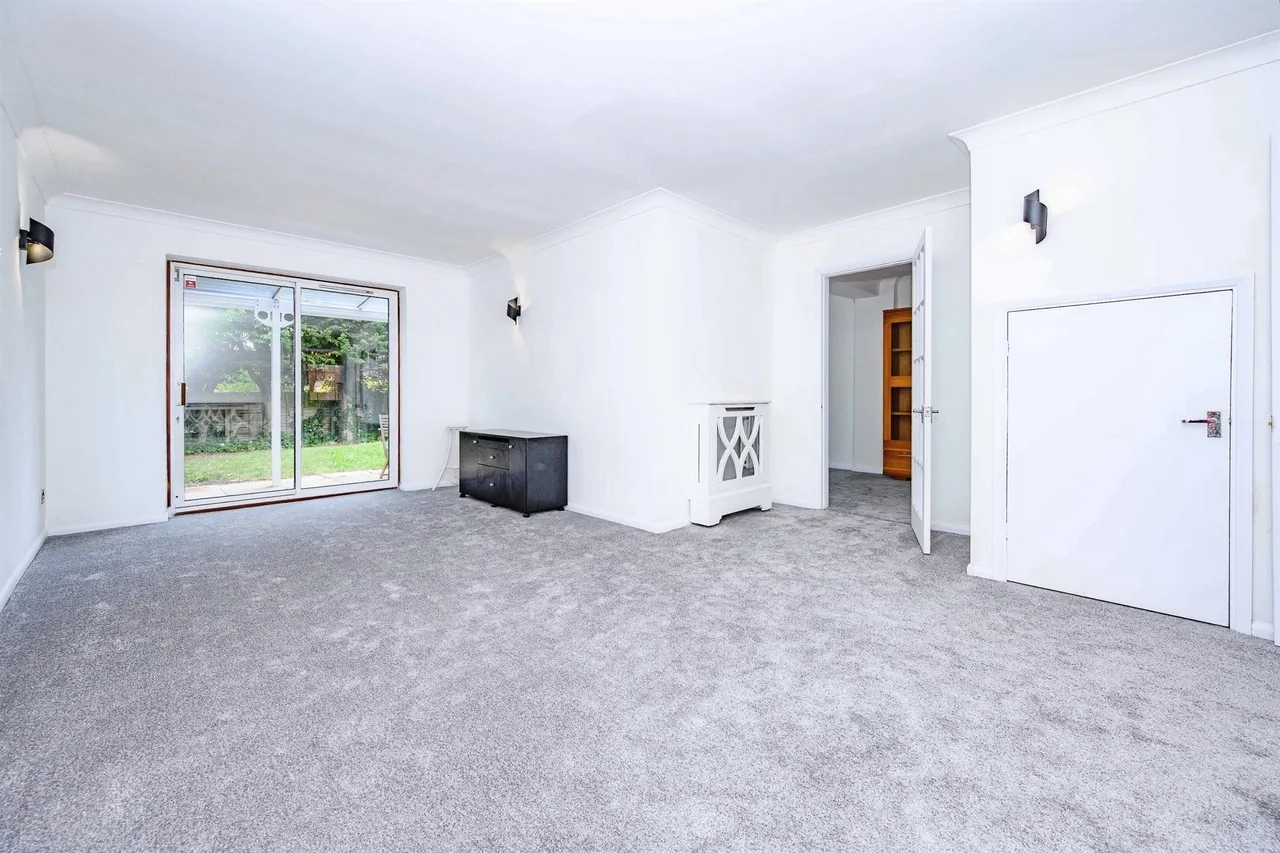 Tudor Manor Gardens, Watford, WD25, photo 6