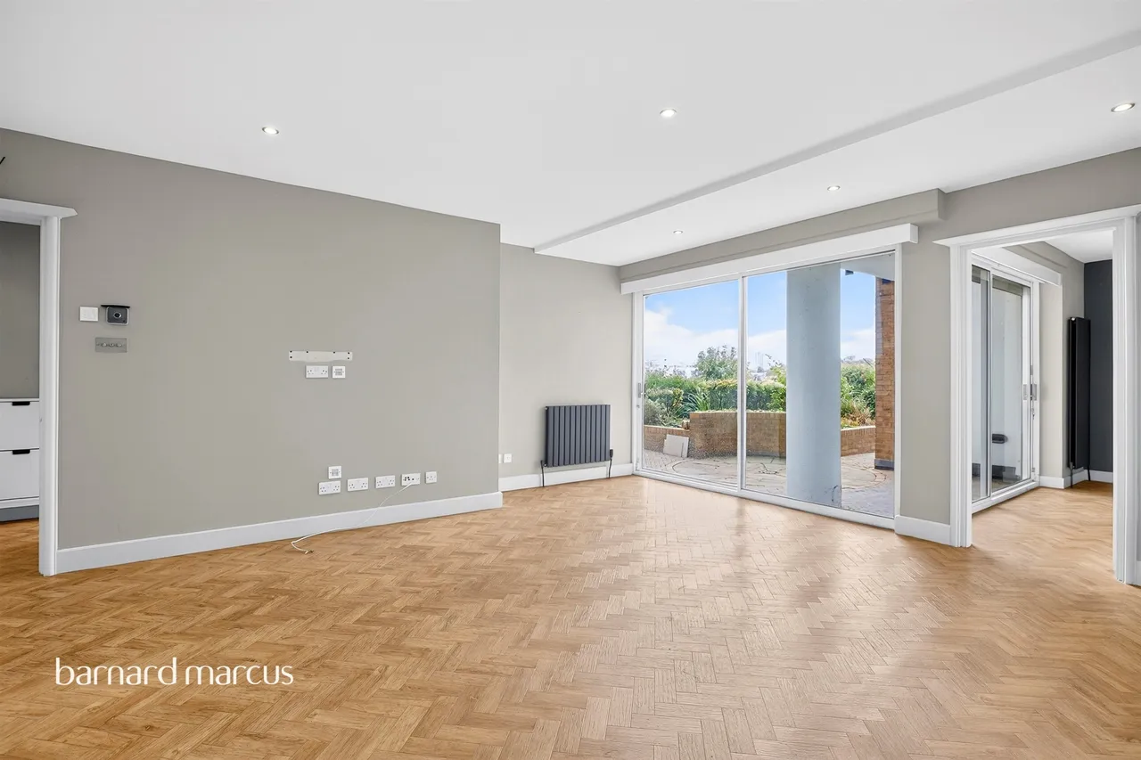 2 bed flat for sale, Wapping High Street, London, E1W