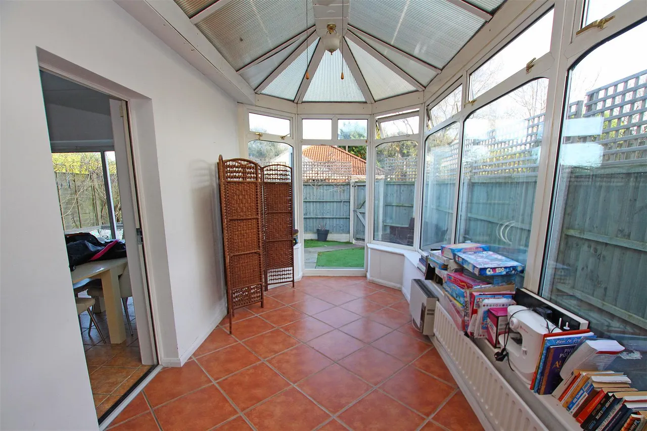 Beswick Avenue, Bournemouth, photo 7