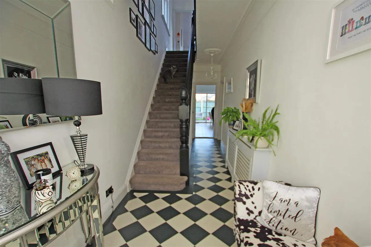 Beswick Avenue, Bournemouth, photo 9