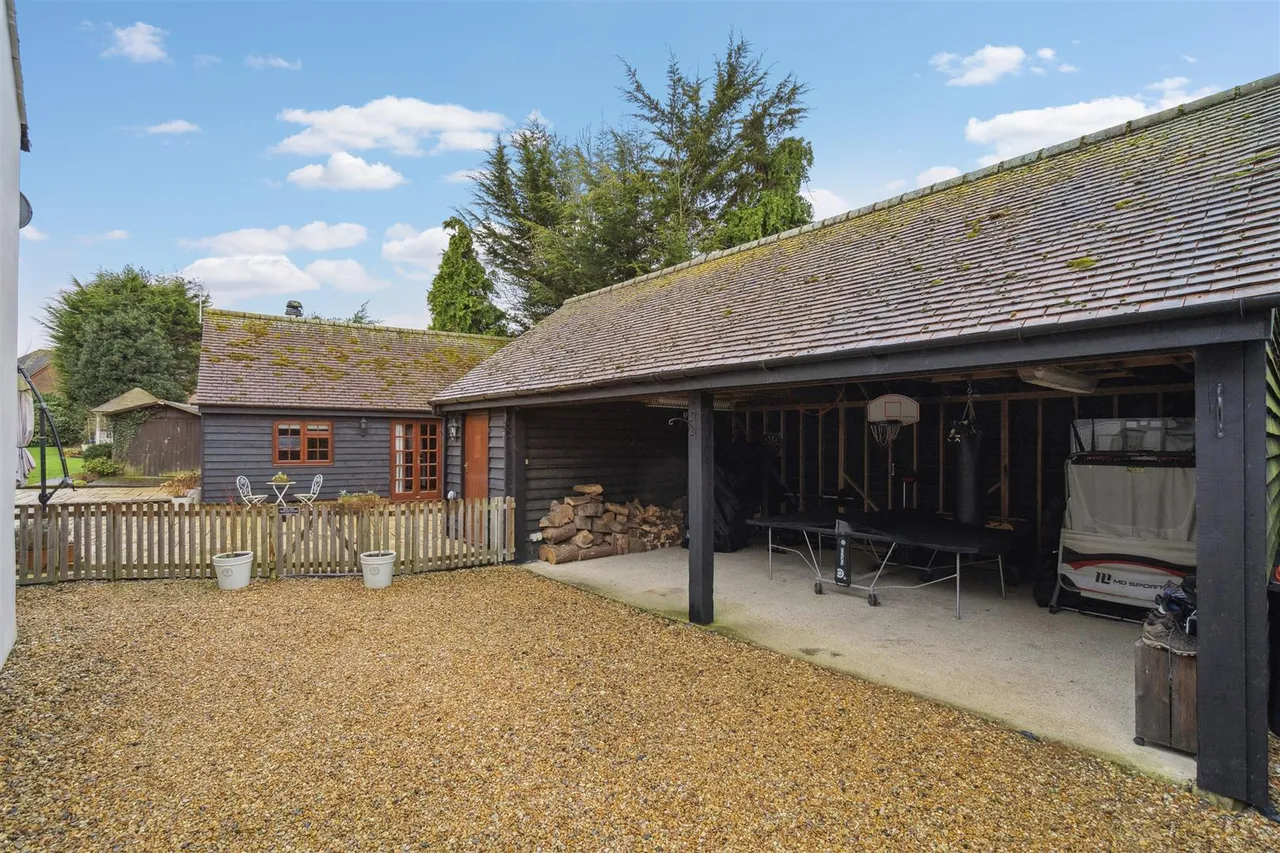 Cranfield Road, Moulsoe, photo 19