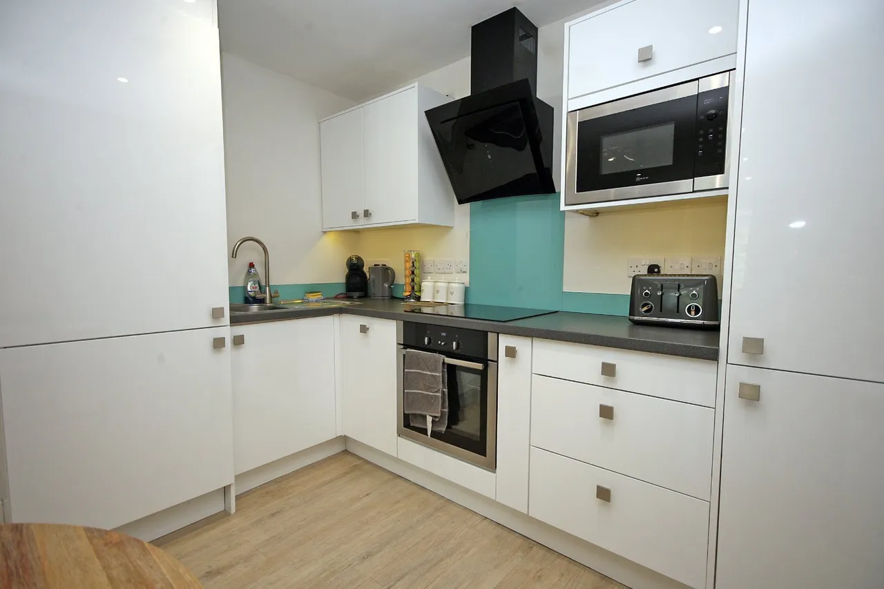 Beach Road, Benllech, photo 11