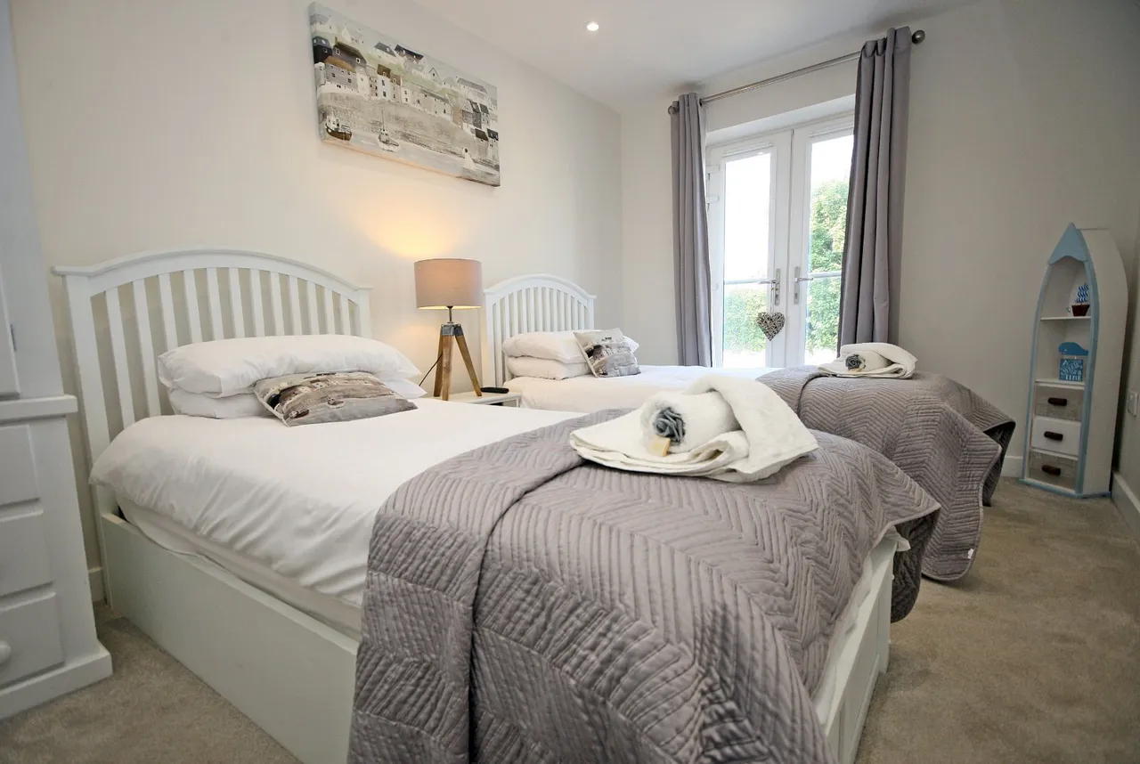 Beach Road, Benllech, photo 7
