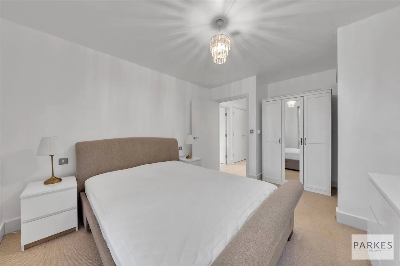 Lakeside Drive, London, NW10, photo 4