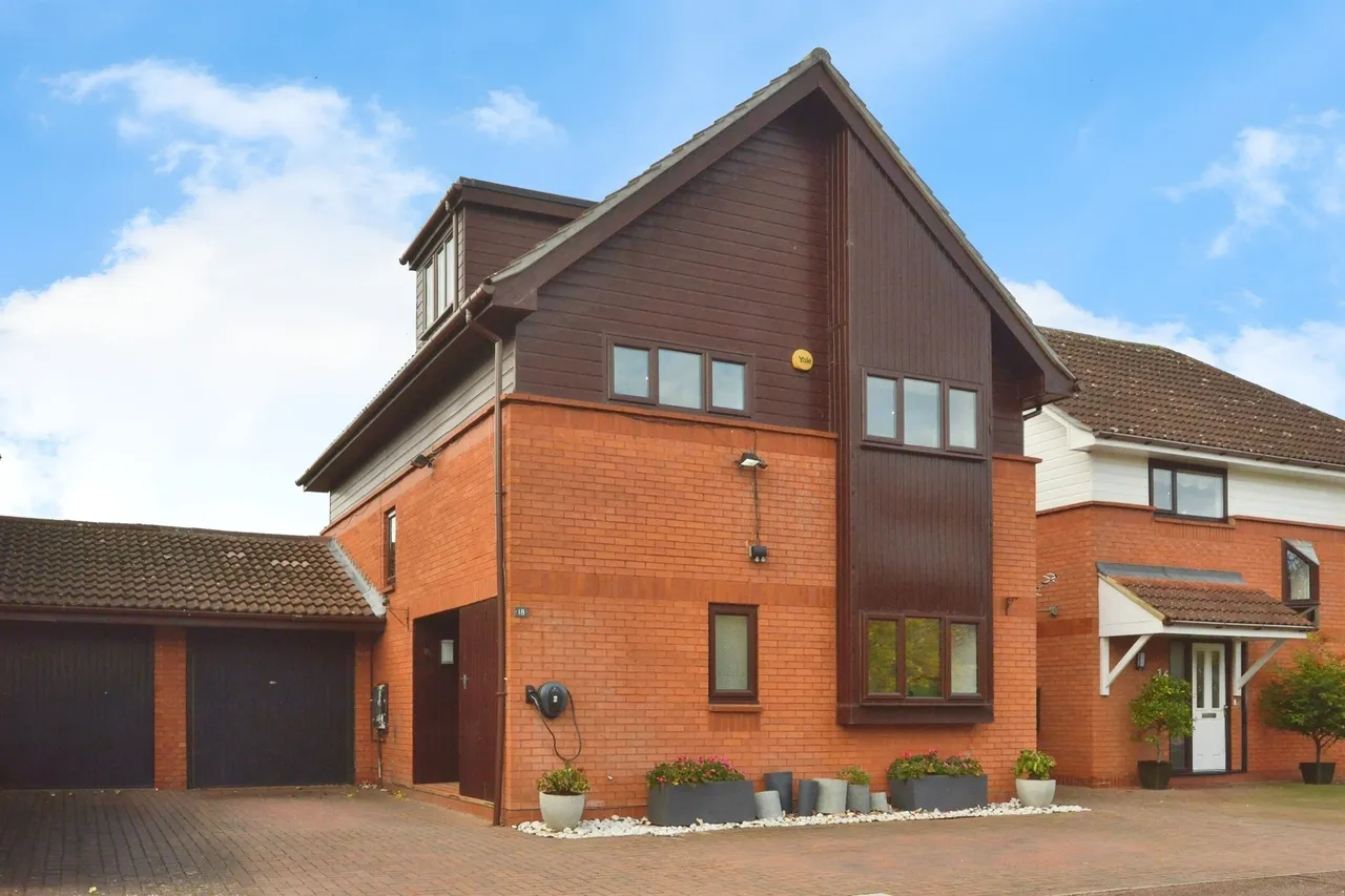 6 bed house for sale — Broadway Avenue, Giffard Park, Milton Keynes