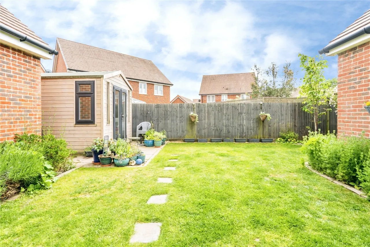 Peckham Chase, Eastergate, PO20, photo 21