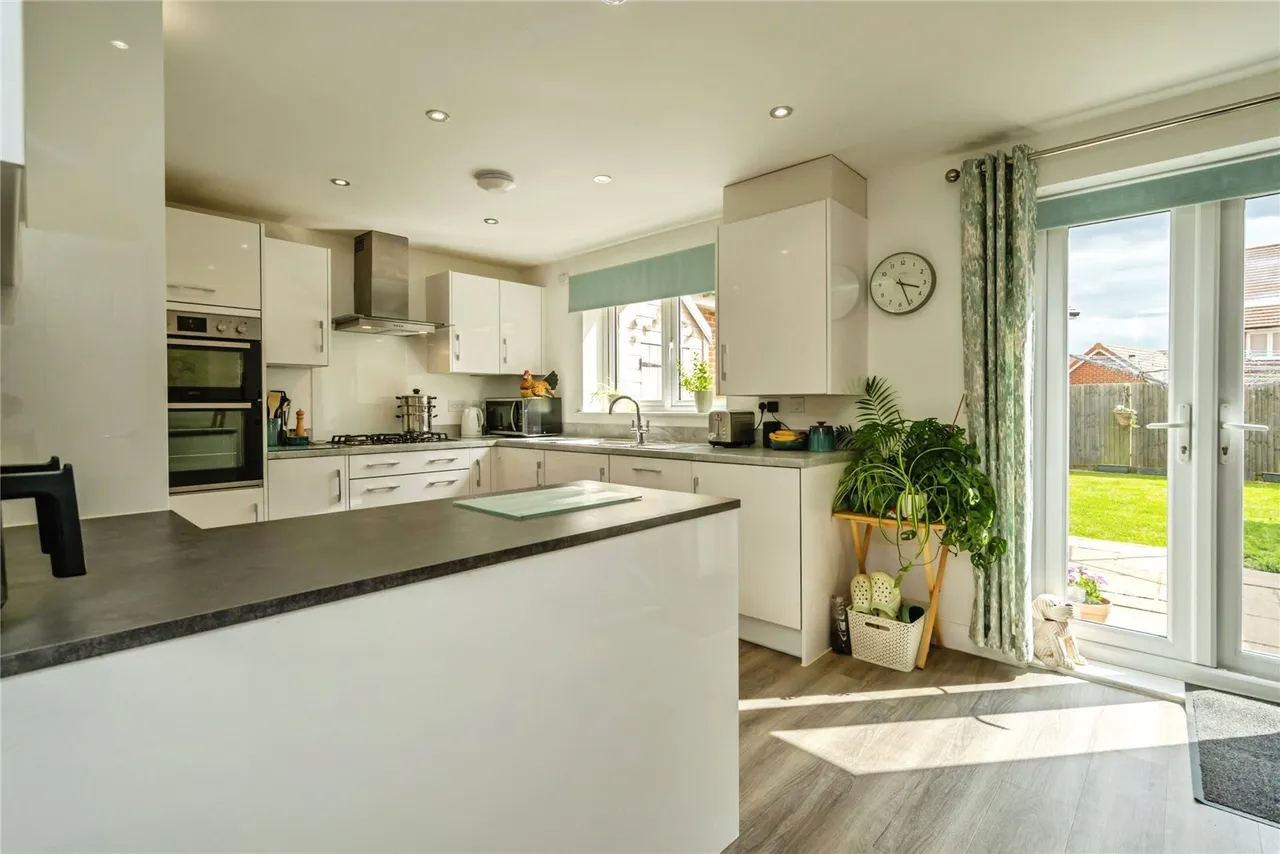 Peckham Chase, Eastergate, PO20, photo 15