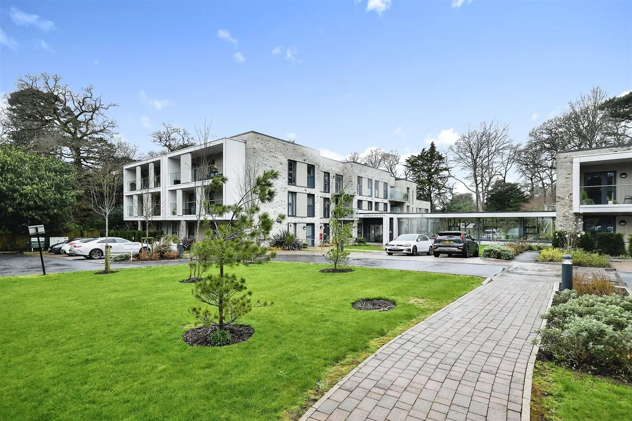Lindsay Road, Poole, BH13, photo 27