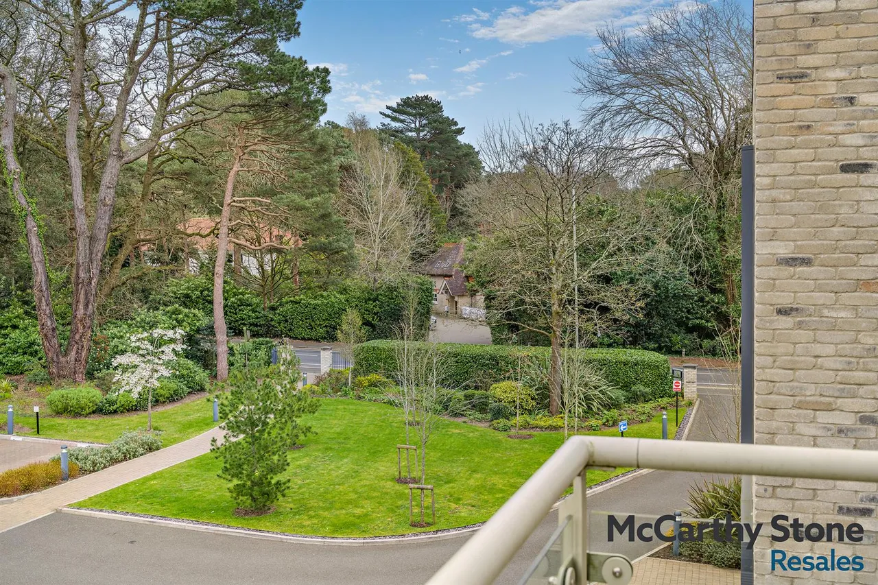 Lindsay Road, Poole, BH13, photo 35