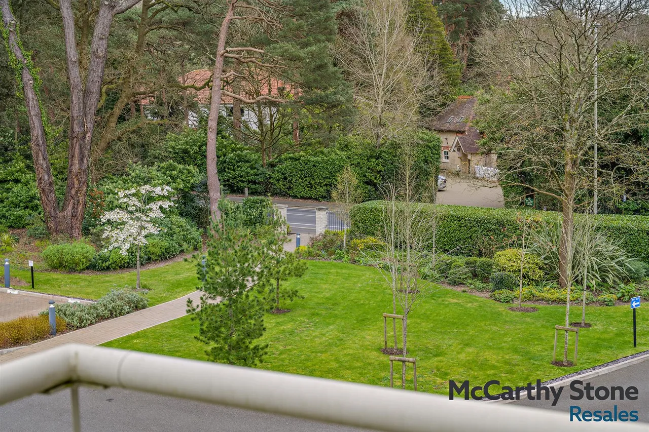 Lindsay Road, Poole, BH13, photo 34