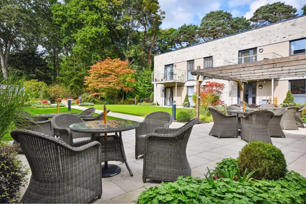 Lindsay Road, Poole, BH13, photo 22