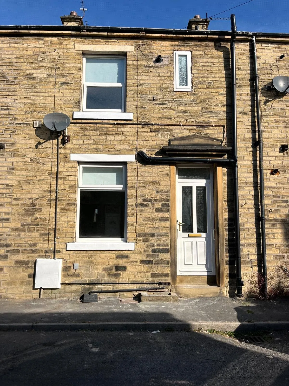 2 bed house to rent, Edward Street, Brighouse, HD6
