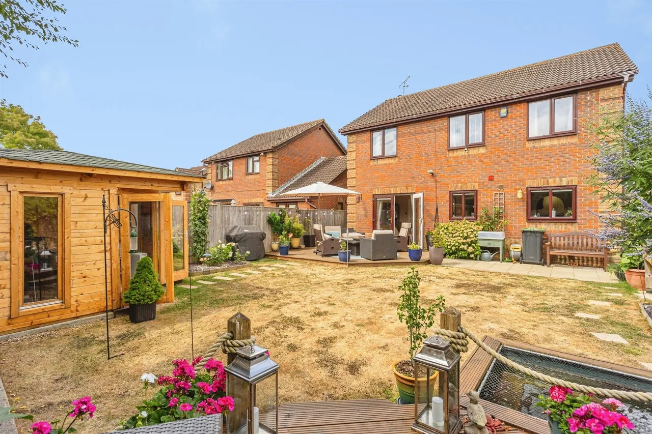 Coulstock Road, Burgess Hill, RH15, photo 14