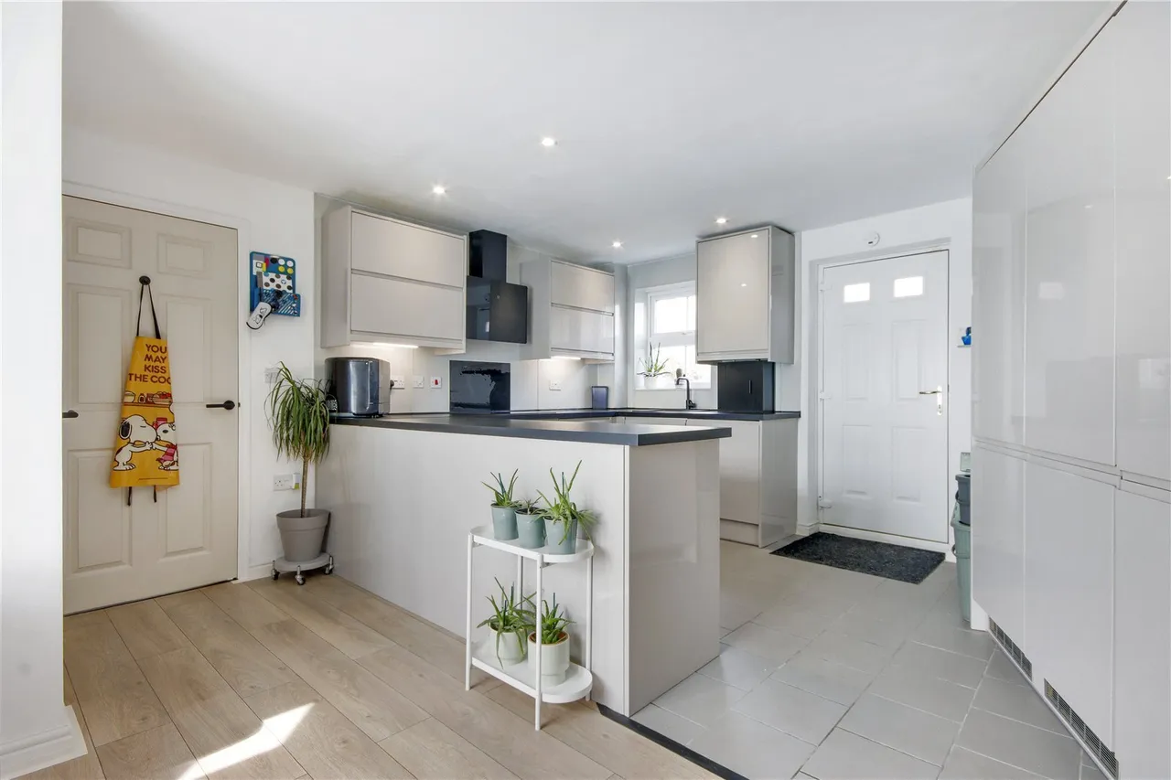 3 bed house for sale — Premier Way, Kemsley, Sittingbourne, Kent, ME10