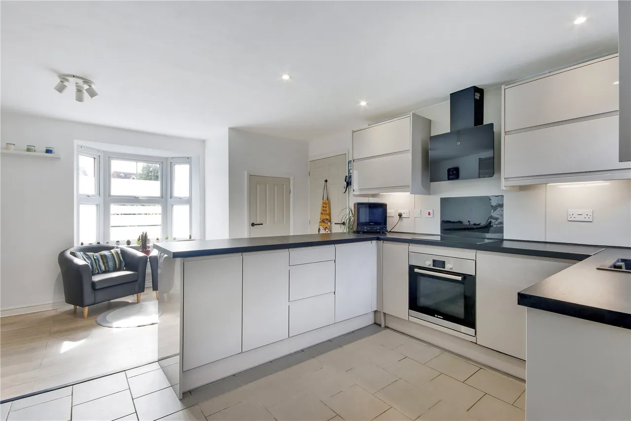 Premier Way, Kemsley, Sittingbourne, Kent, ME10, photo 5