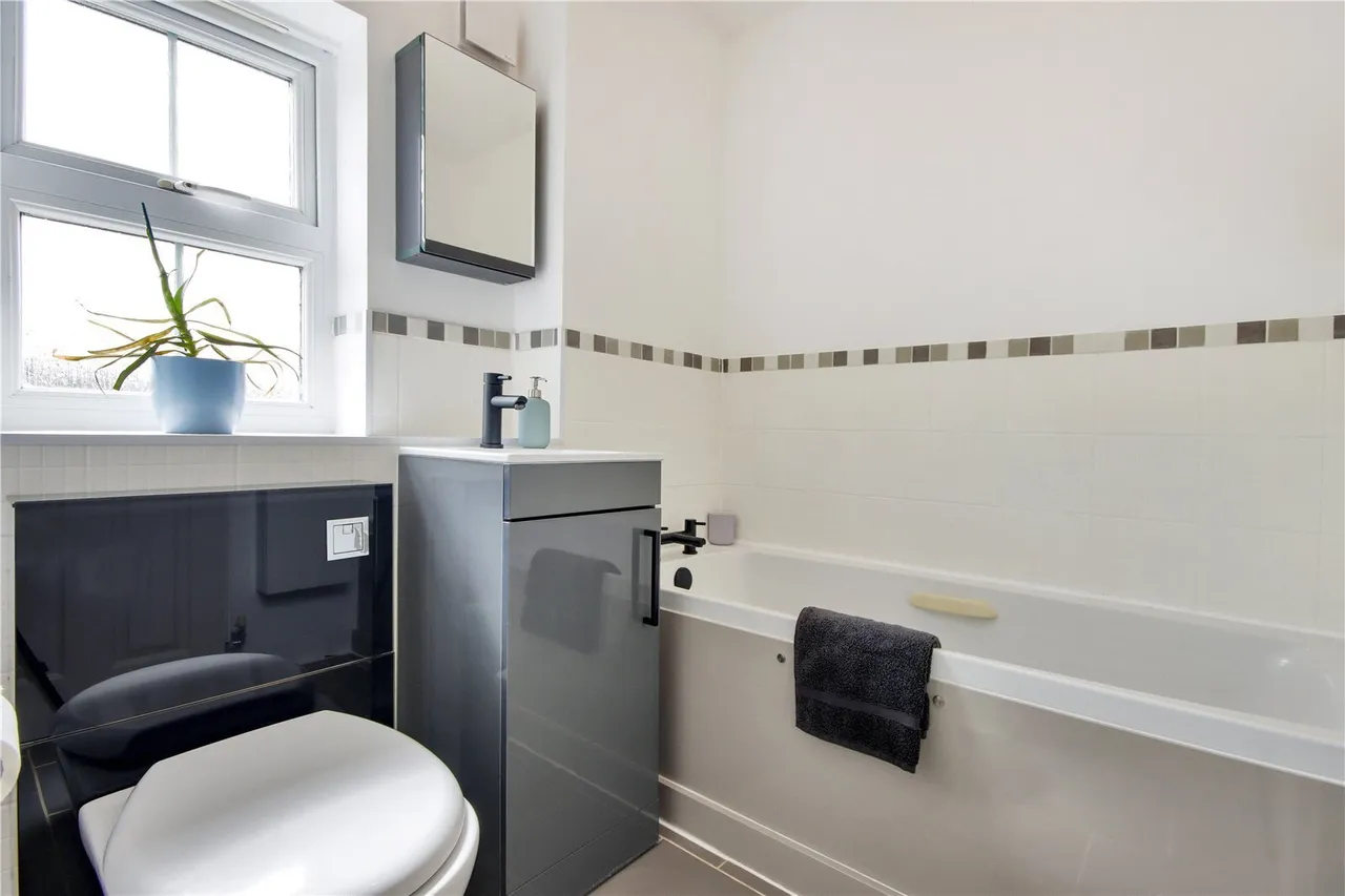 Premier Way, Kemsley, Sittingbourne, Kent, ME10, photo 13
