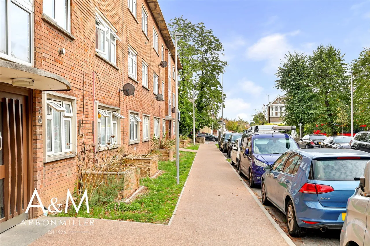 Cranbrook Road, Barkingside, IG6, photo 16
