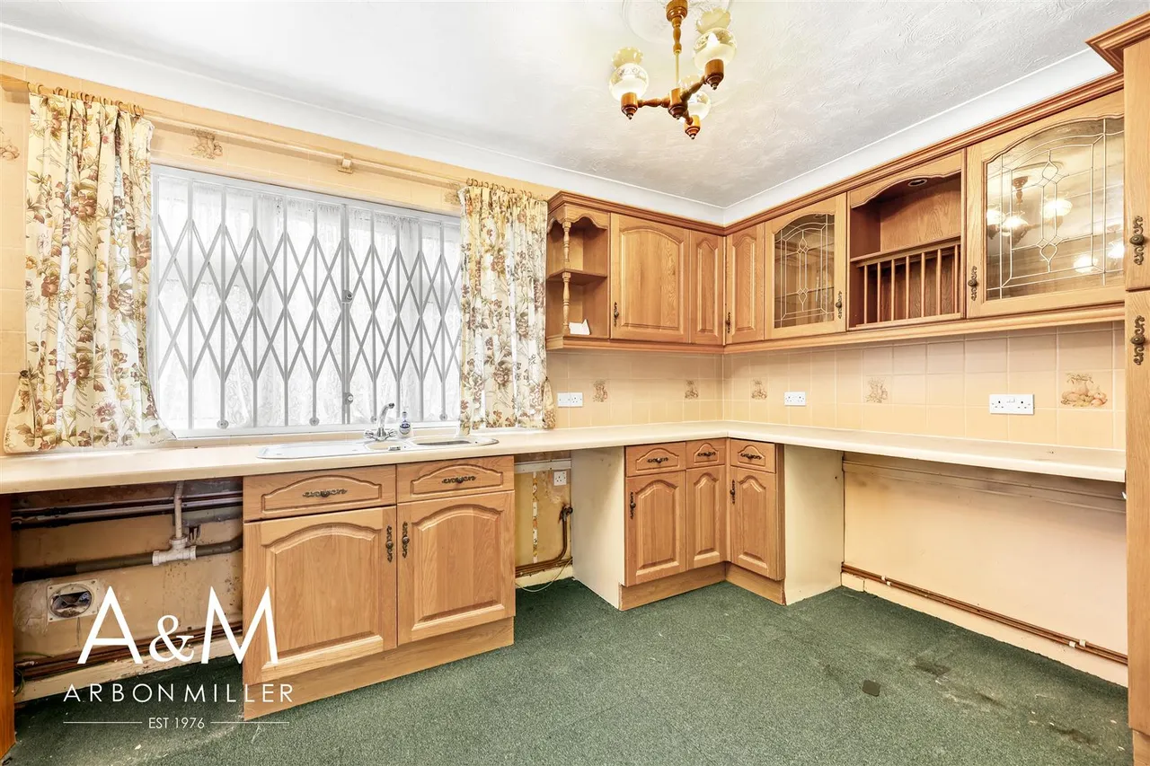 Cranbrook Road, Barkingside, IG6, photo 8