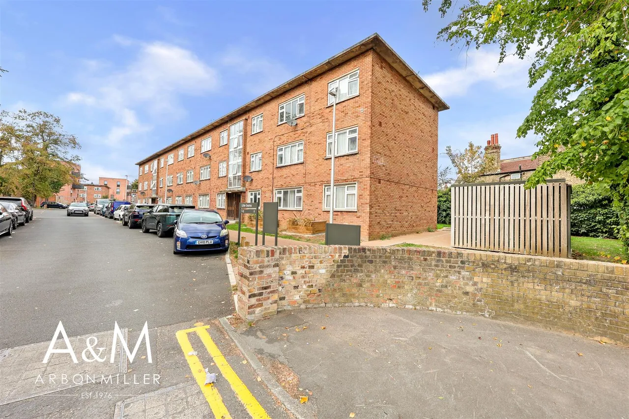 Cranbrook Road, Barkingside, IG6, photo 15