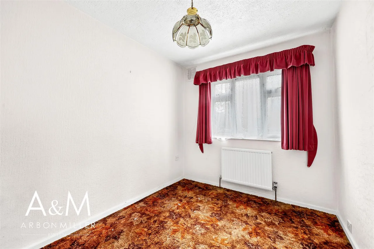 Cranbrook Road, Barkingside, IG6, photo 12
