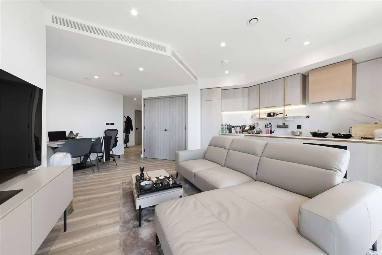 2 bed new development to rent, Marsh Wall, London, E22