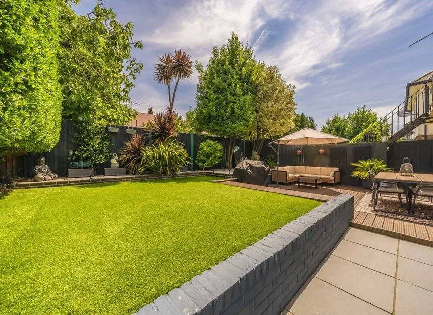 2 bed flat for sale — Godley Road, Earlsfield, SW18