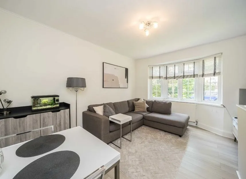 Godley Road, Earlsfield, SW18, photo 2