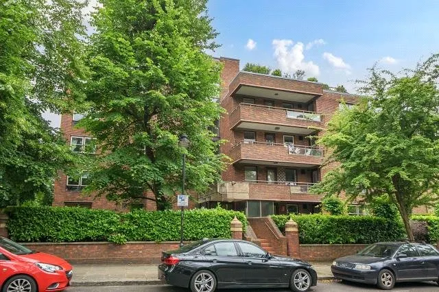 Lyndhurst Gardens, London, NW3, photo 19