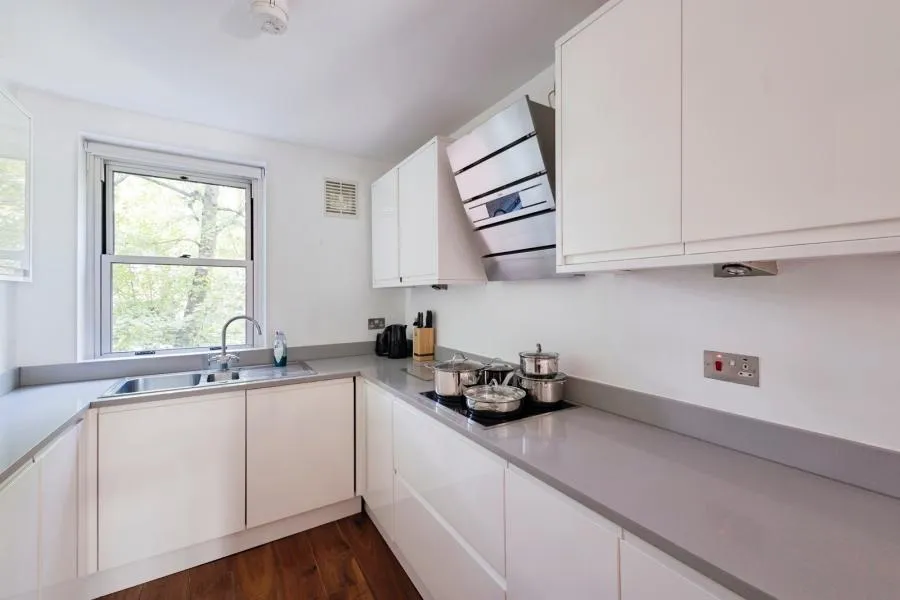 Lyndhurst Gardens, London, NW3, photo 9