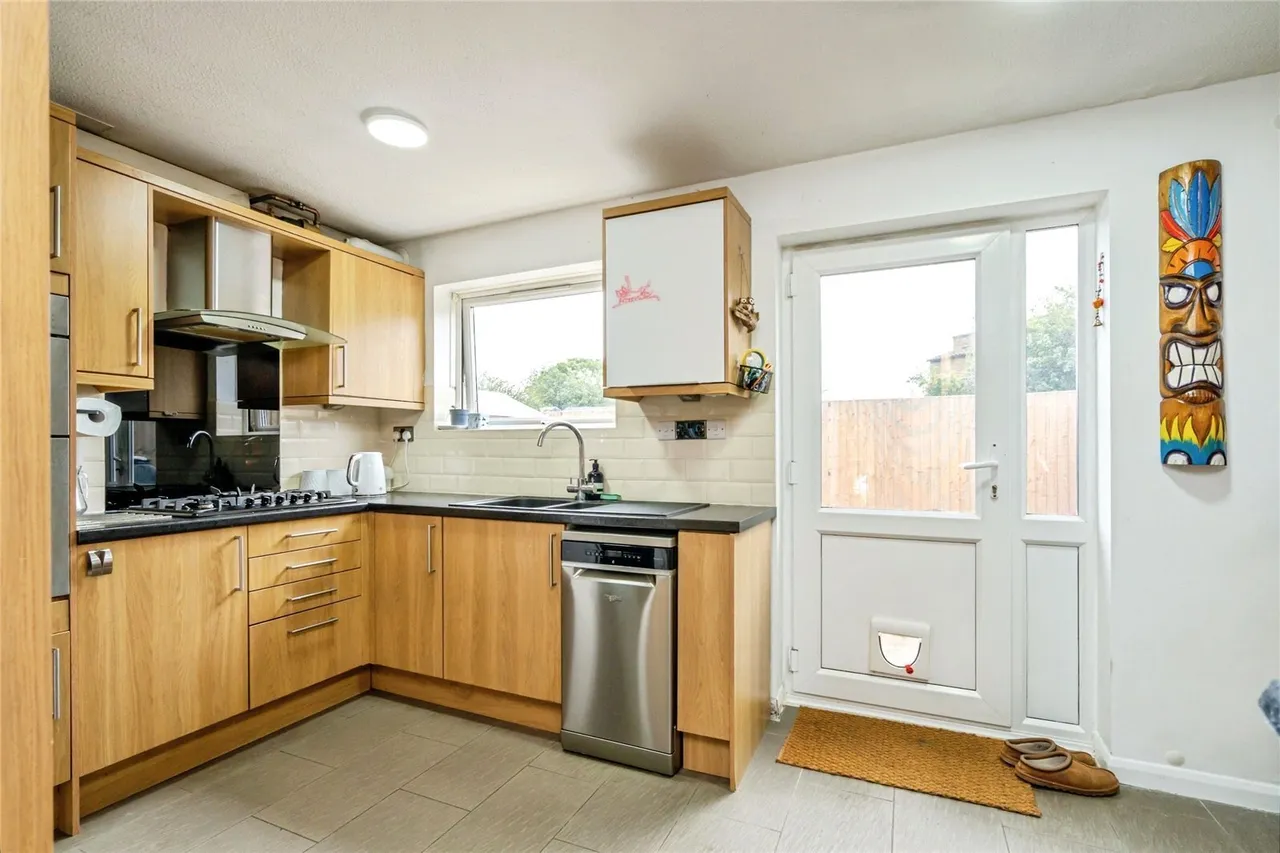 Winterbourne Road, Chichester, PO19, photo 12