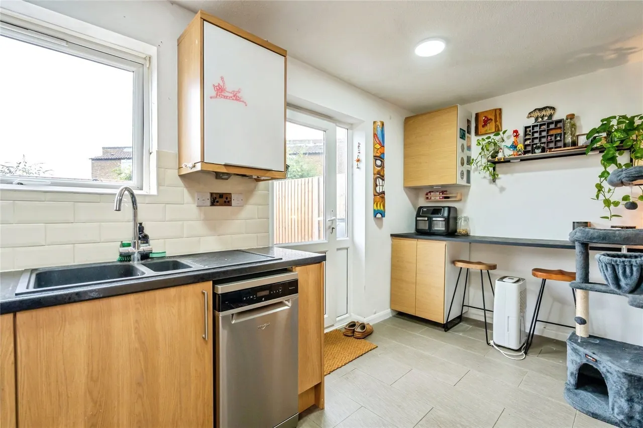 Winterbourne Road, Chichester, PO19, photo 13