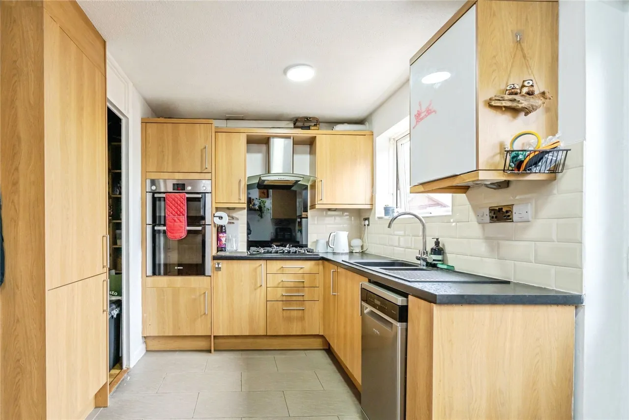 Winterbourne Road, Chichester, PO19, photo 3