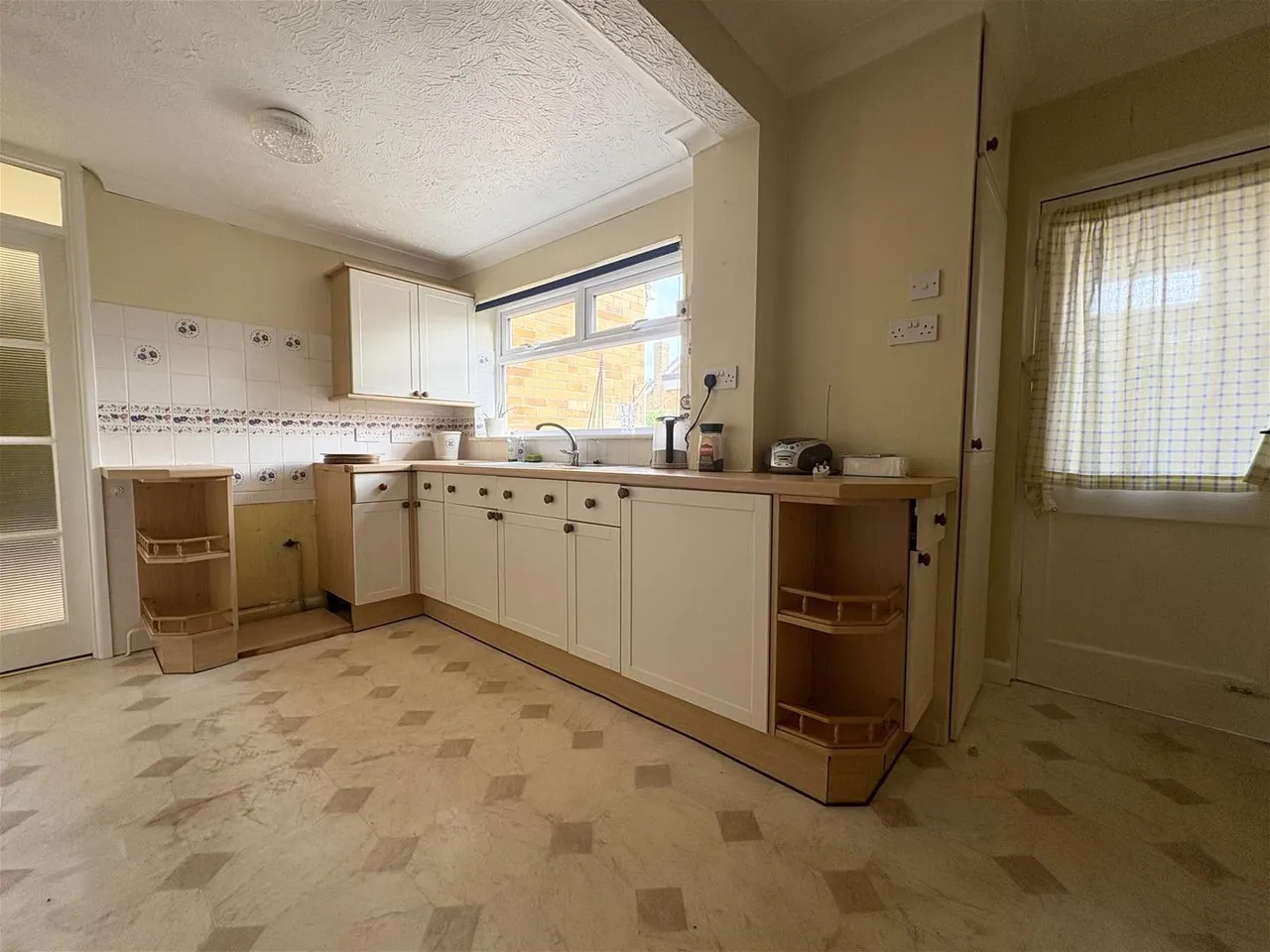 Dorset Road, Bridgwater TA6 5PR, photo 2