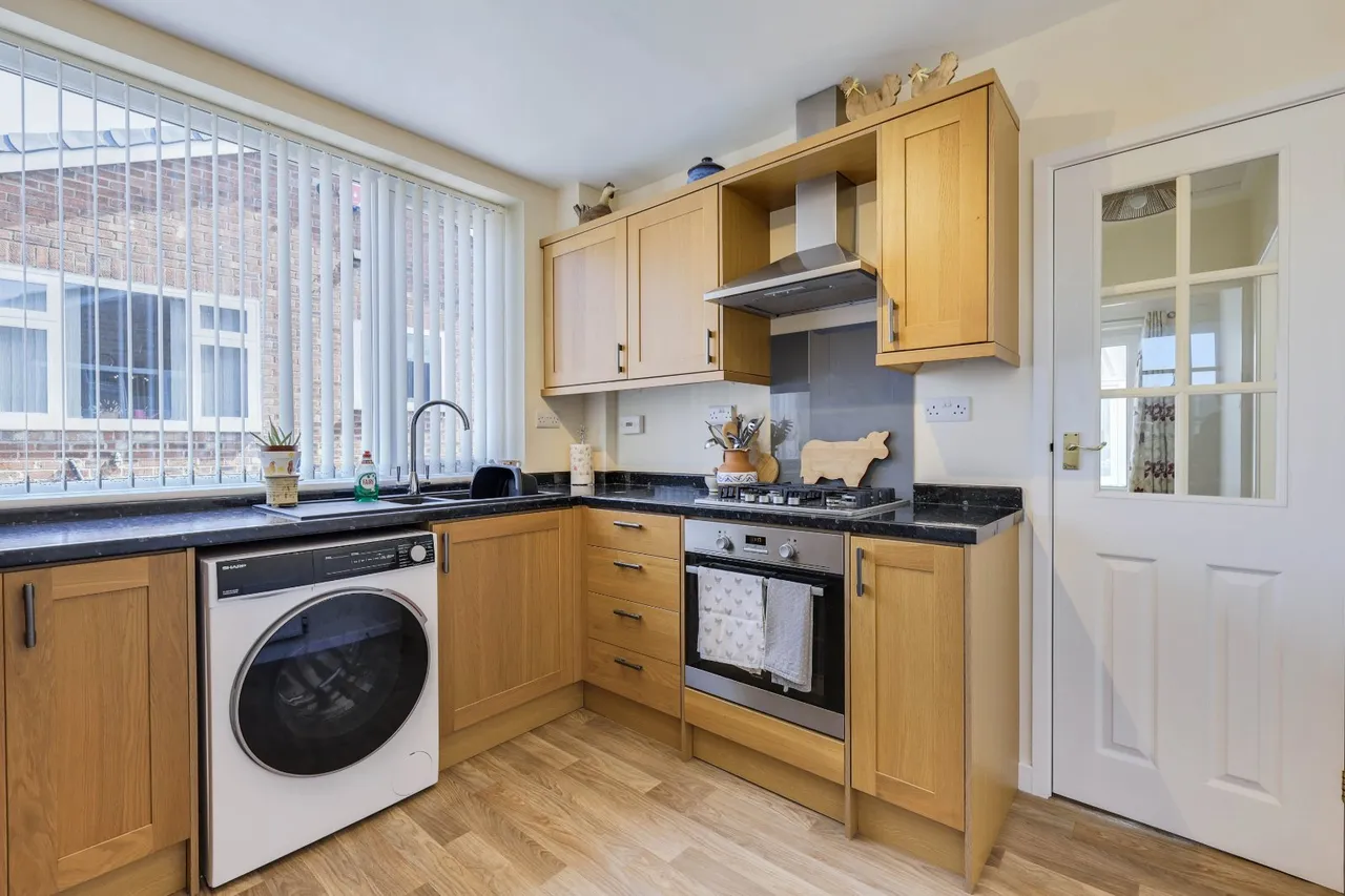 Kirkwood View, Leeds, LS16, photo 5