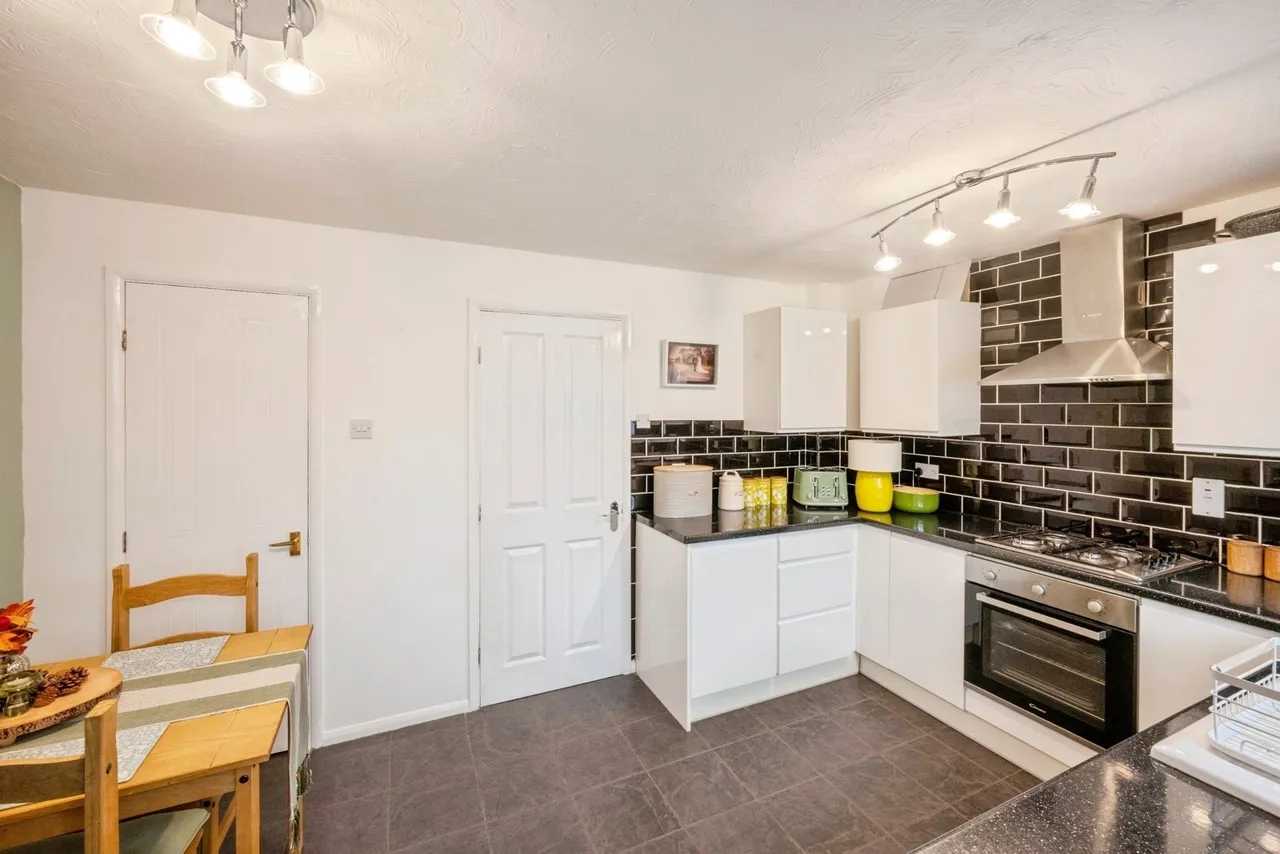 Falcon Close, Adwick-le-Street, Doncaster, South Yorkshire, DN6, photo 3