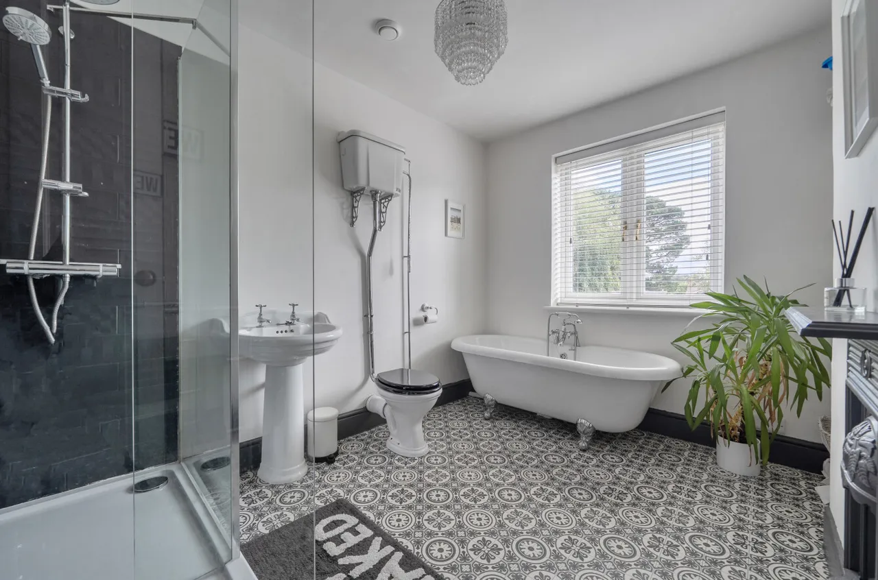 Satchell Lane, Hamble, SO31, photo 10