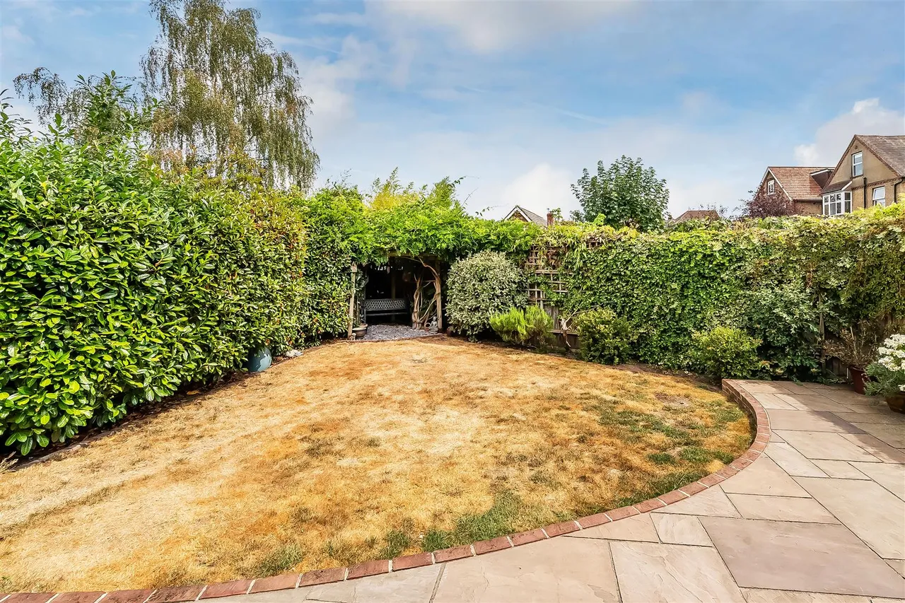 Deepdene Avenue, Dorking, RH4, photo 13