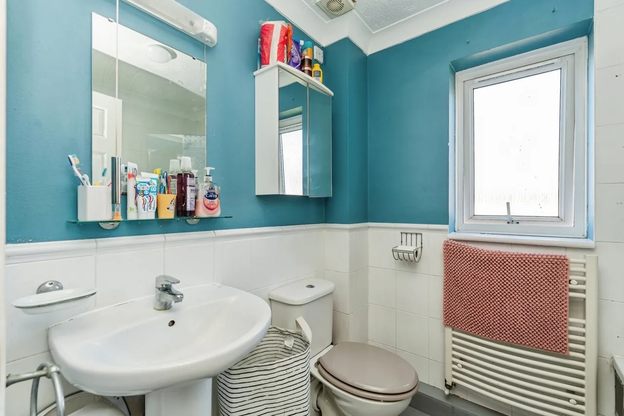 Roseleigh Drive, Ashurst Bridge, SO40, photo 17