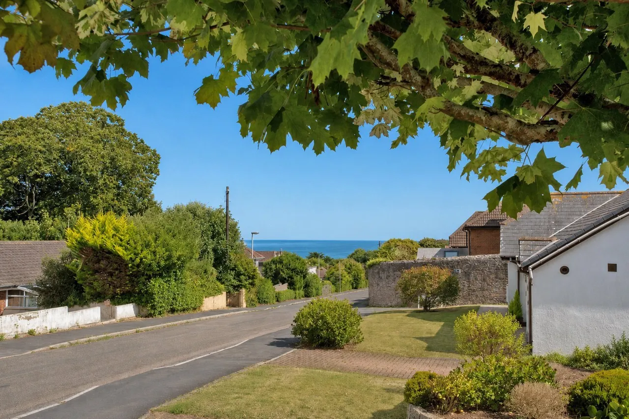3 bed property for sale — East Cliff Road, Dawlish, Devon, EX7