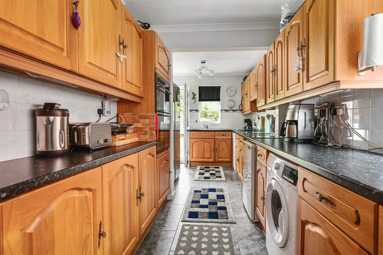 Highgate Lane, Farnborough, Hampshire, GU14 8AE, photo 4