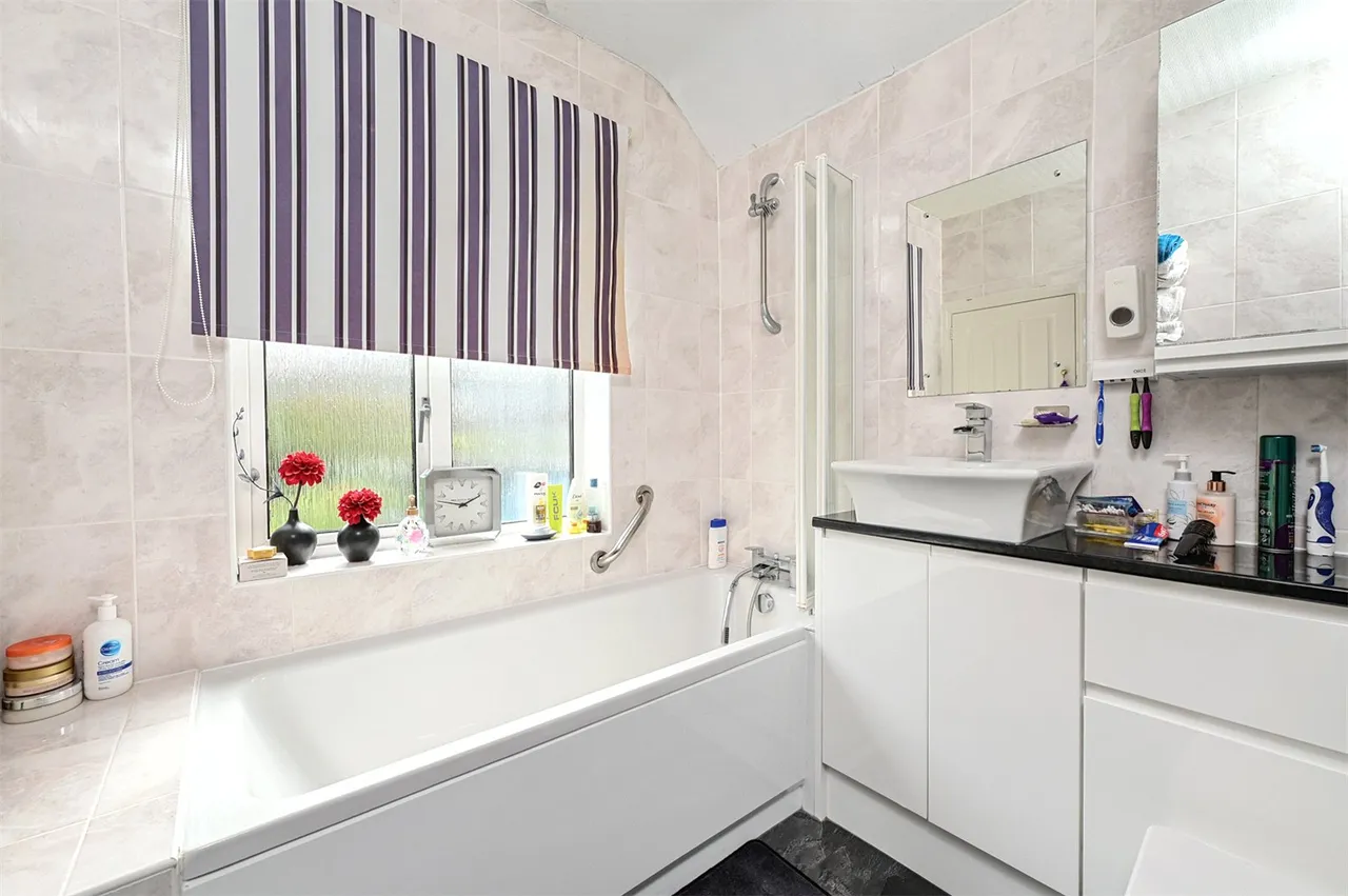 Highgate Lane, Farnborough, Hampshire, GU14 8AE, photo 12