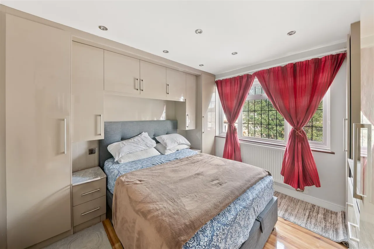Adelphi Crescent, Hayes, photo 7