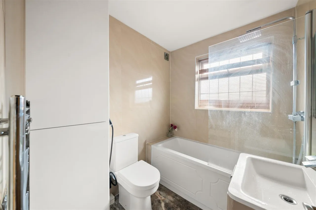 Adelphi Crescent, Hayes, photo 10