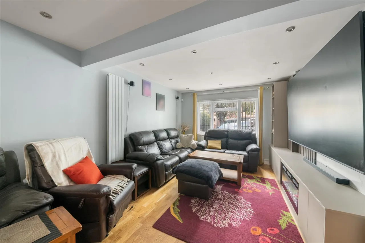 Adelphi Crescent, Hayes, photo 4