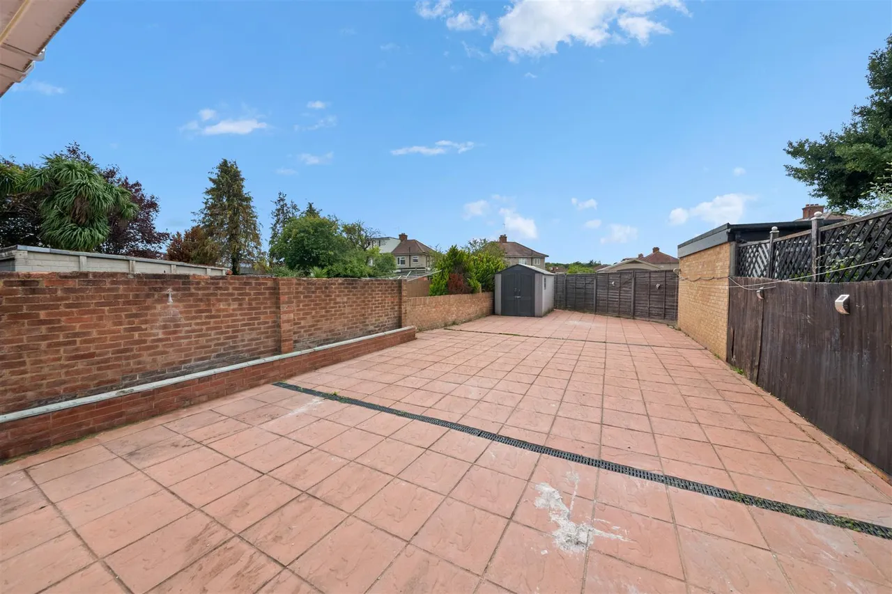 Adelphi Crescent, Hayes, photo 13
