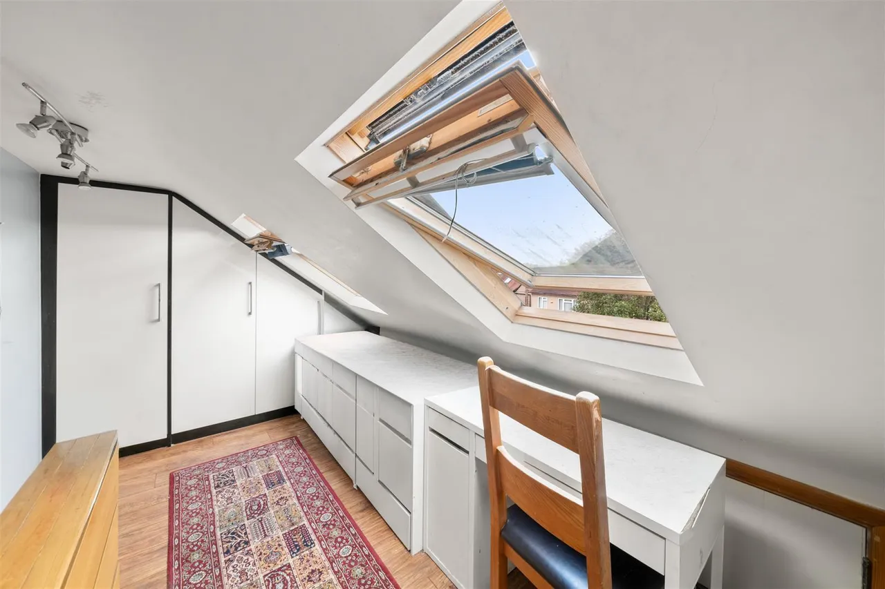 Adelphi Crescent, Hayes, photo 12