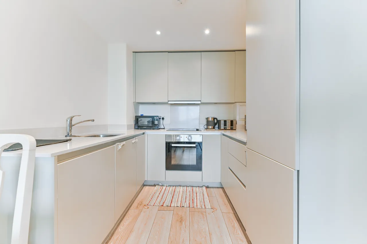 Flat 238, Pinnacle Apartments, 11 Saffron Central Square, Croydon, photo 4